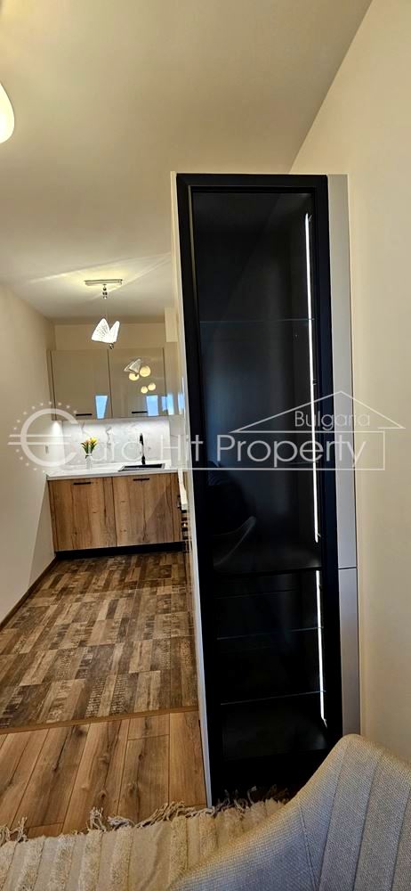 Отдава се под наем чисто нов двустаен апартамент в нова сграда в топ центъра на кв. Сарафово - 0