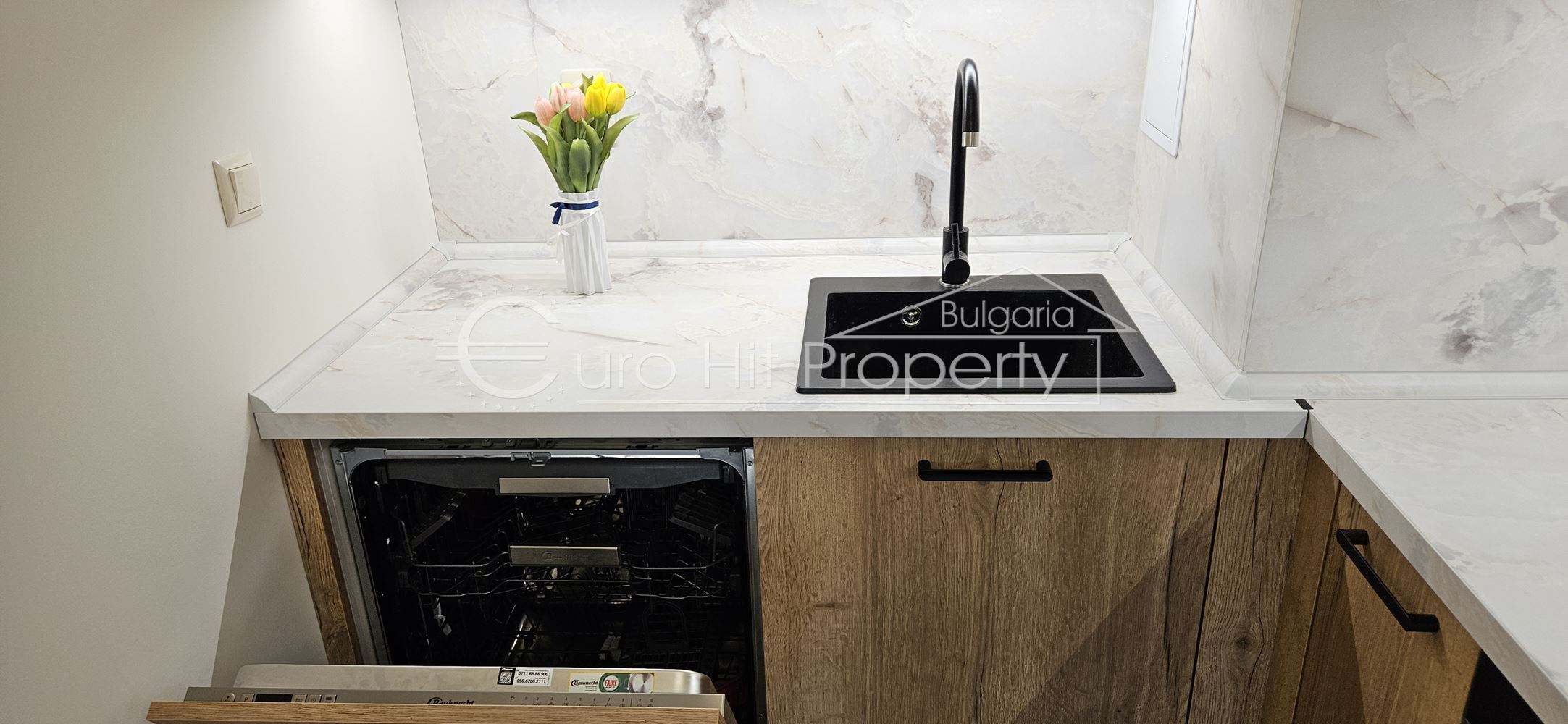 Отдава се под наем чисто нов двустаен апартамент в нова сграда в топ центъра на кв. Сарафово - 0