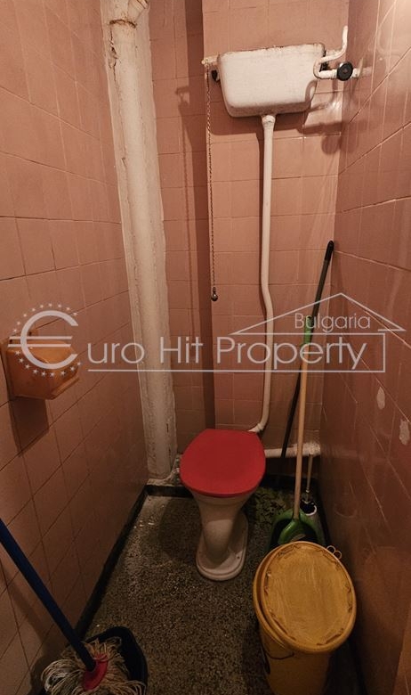 Тристаен апартамент монолитно строителство в бизост до БСУ и центъра ва града - 0