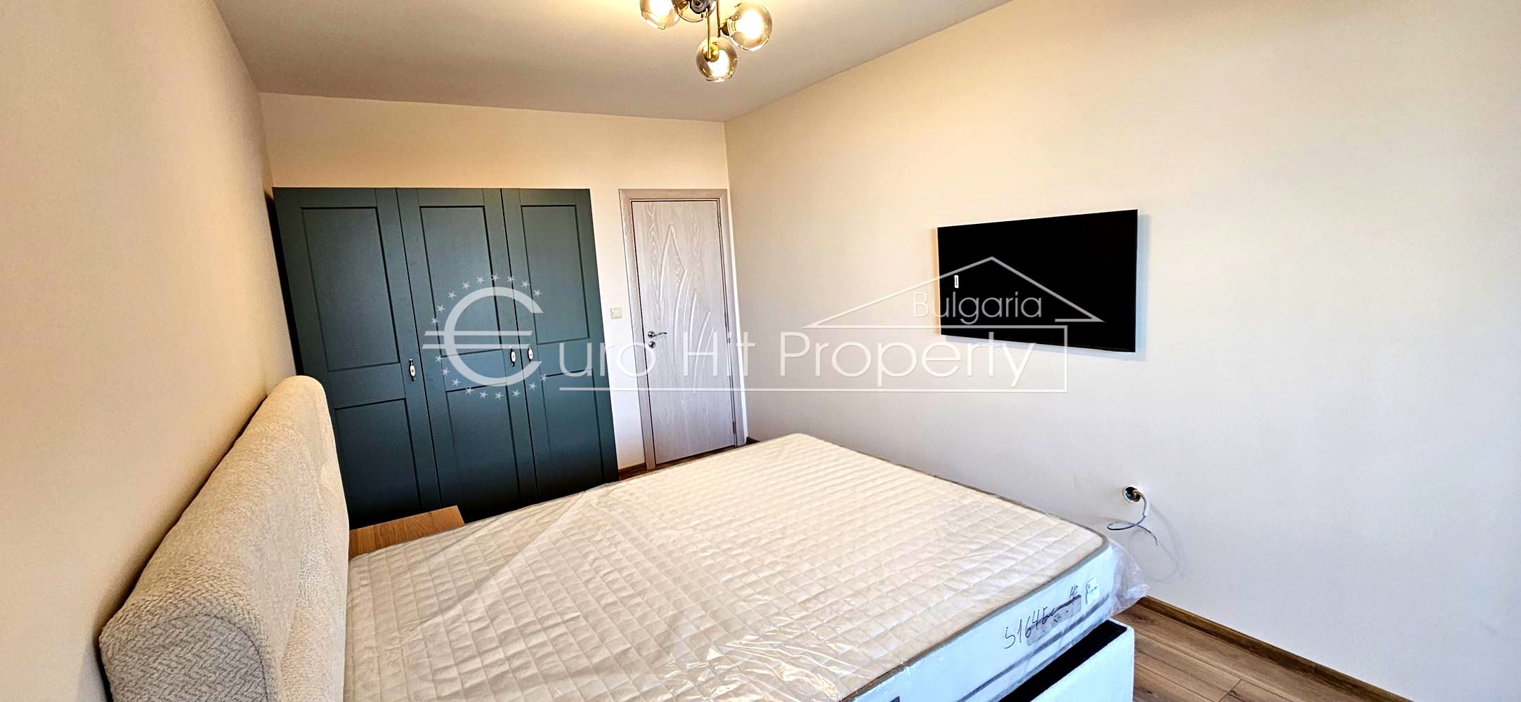 Отдава се под наем чисто нов двустаен апартамент в нова сграда в топ центъра на кв. Сарафово - 0