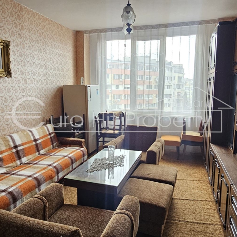 Тристаен апартамент монолитно строителство в бизост до БСУ и центъра ва града