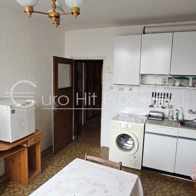 Тристаен апартамент монолитно строителство в бизост до БСУ и центъра ва града - 0