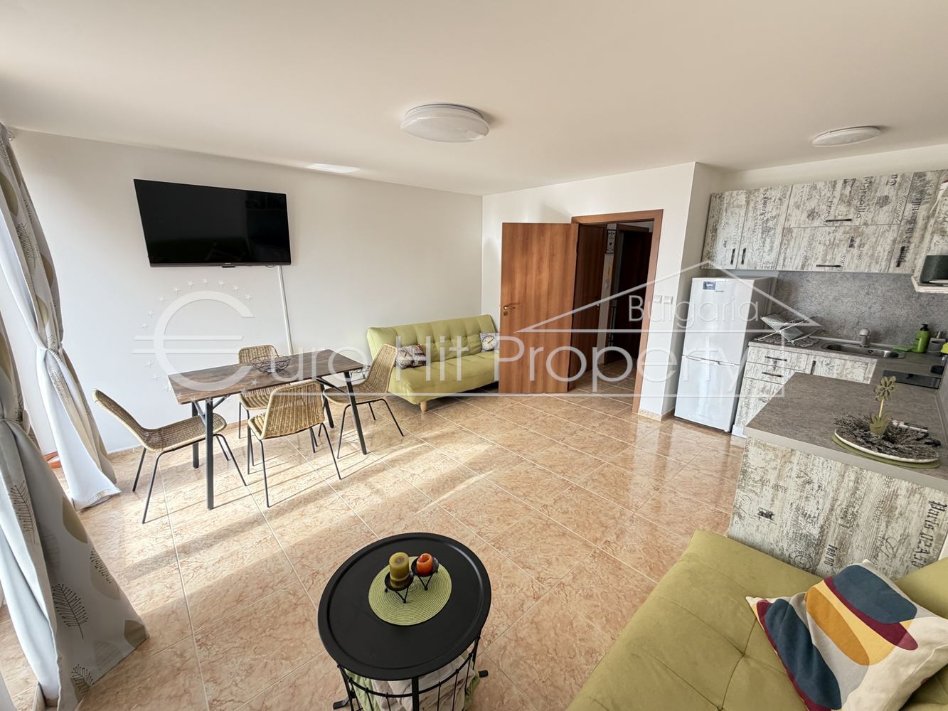 Двустаен обзаведен апартамент в кв. Сарафово - 0