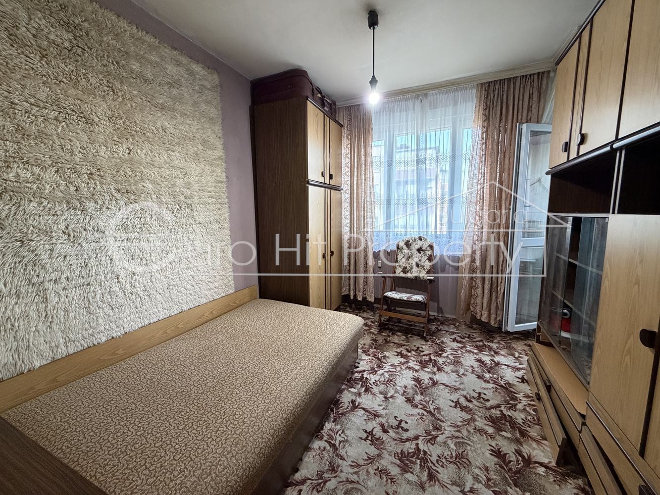 Three-room apartment with a separate kitchen in a renovated block near Anton Strashimirov School-0 Тристаен апартамент с отделна кухня в саниран блок до училище Антон Страшимиров - 0