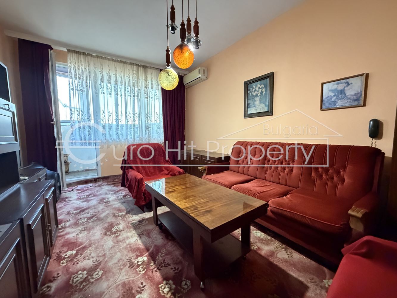 Three-room apartment with a separate kitchen in a renovated block near Anton Strashimirov School-0 Тристаен апартамент с отделна кухня в саниран блок до училище Антон Страшимиров - 0