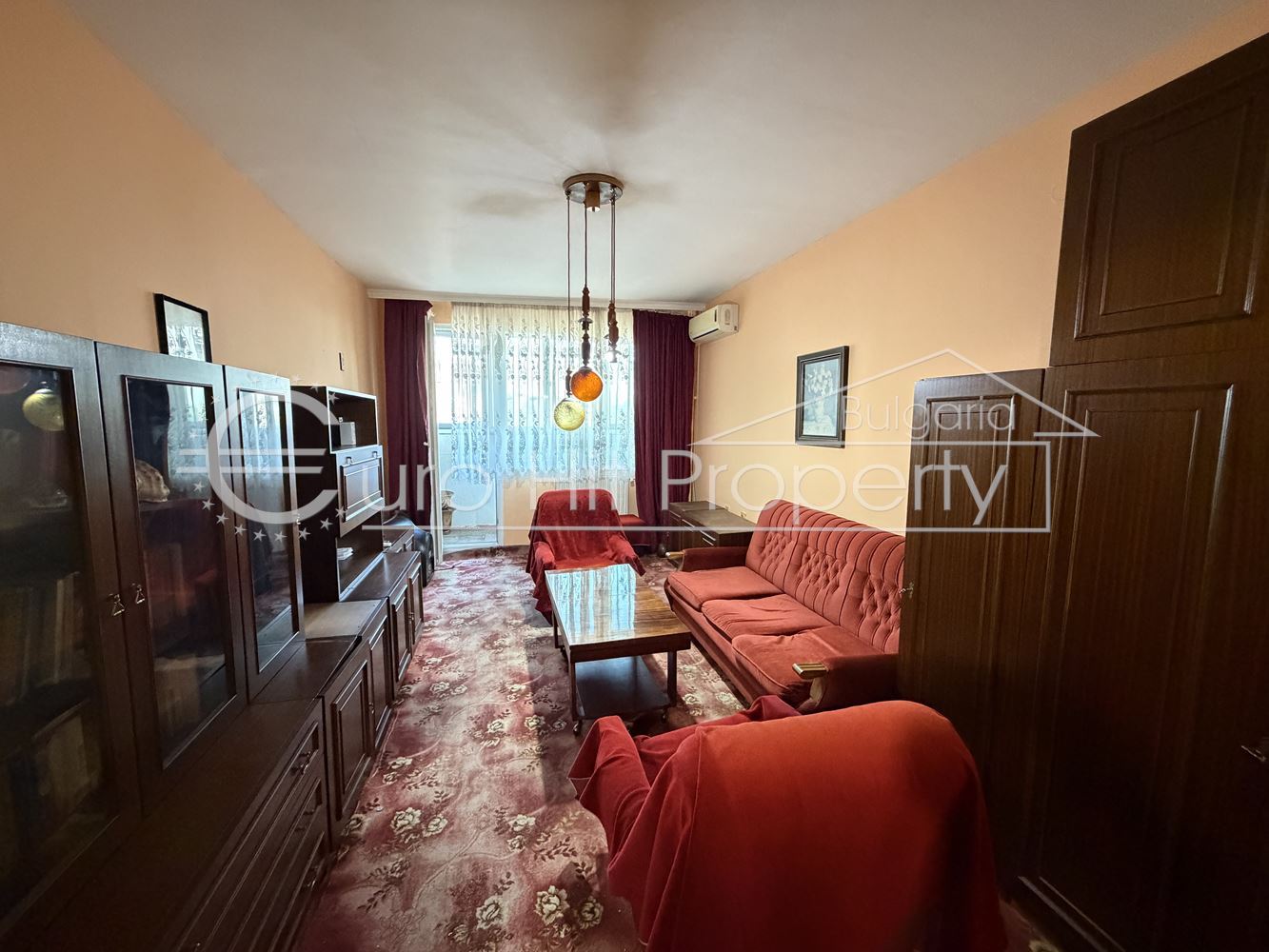 Three-room apartment with a separate kitchen in a renovated block near Anton Strashimirov School-0 Тристаен апартамент с отделна кухня в саниран блок до училище Антон Страшимиров - 0