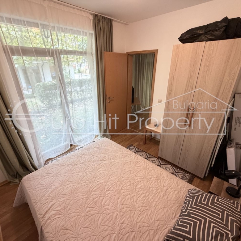 Двустаен обзавенден апартамент с веранда в к-с Vineyards Resort - 0